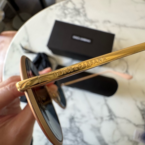 🌺Dolce&Gabbana🌺 Rose Pink Circular Sunglasses - Picture 6 of 12